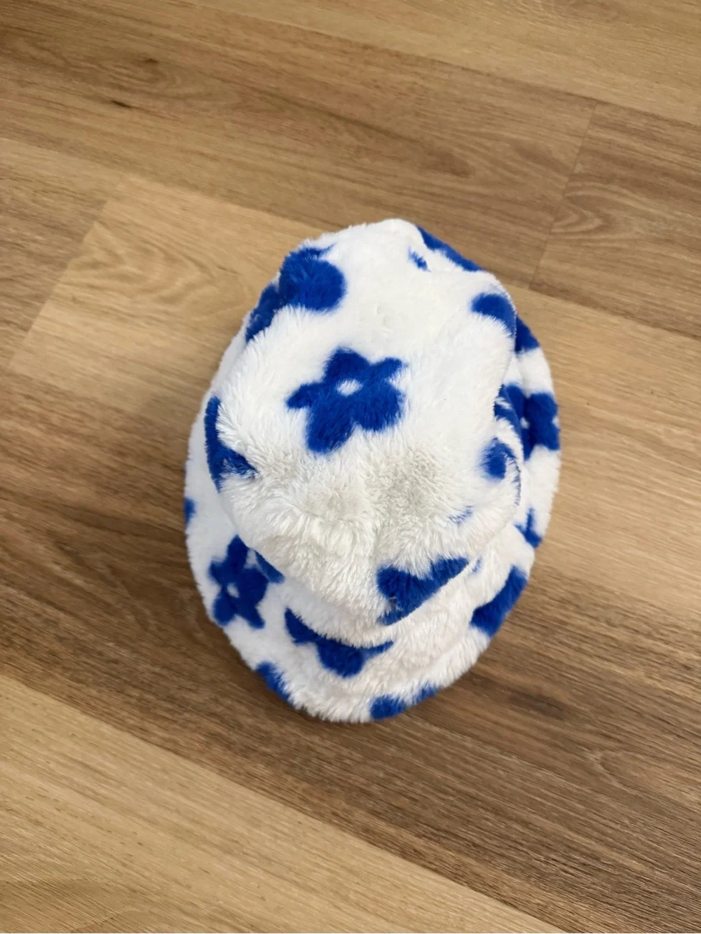 Women Plush Floral Bucket Hat in White and Blue